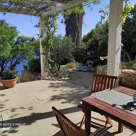 Holiday home Getaway House Gundula Podstrazje